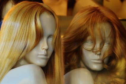 Choisissez la perruque pour parfaire votre look
