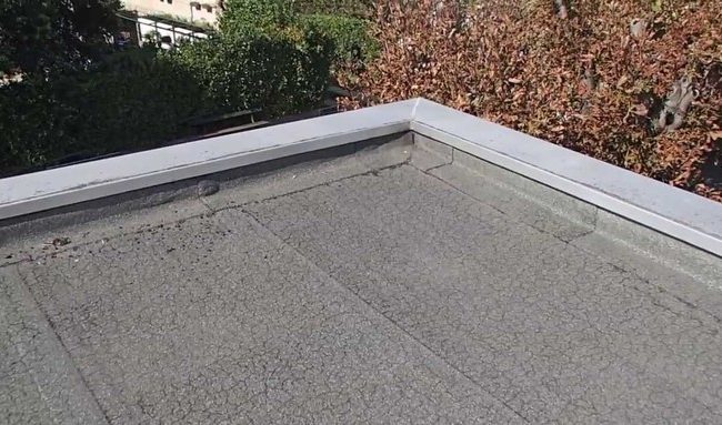Comment trouver une fuite sur un toit