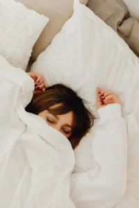 Comment l’oreiller influence la qualité de votre sommeil