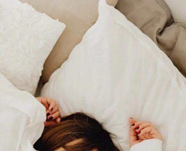 Comment l’oreiller influence la qualité de votre sommeil