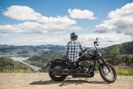 Voyage en moto : 10 conseils pour réussir votre road trip en 2025